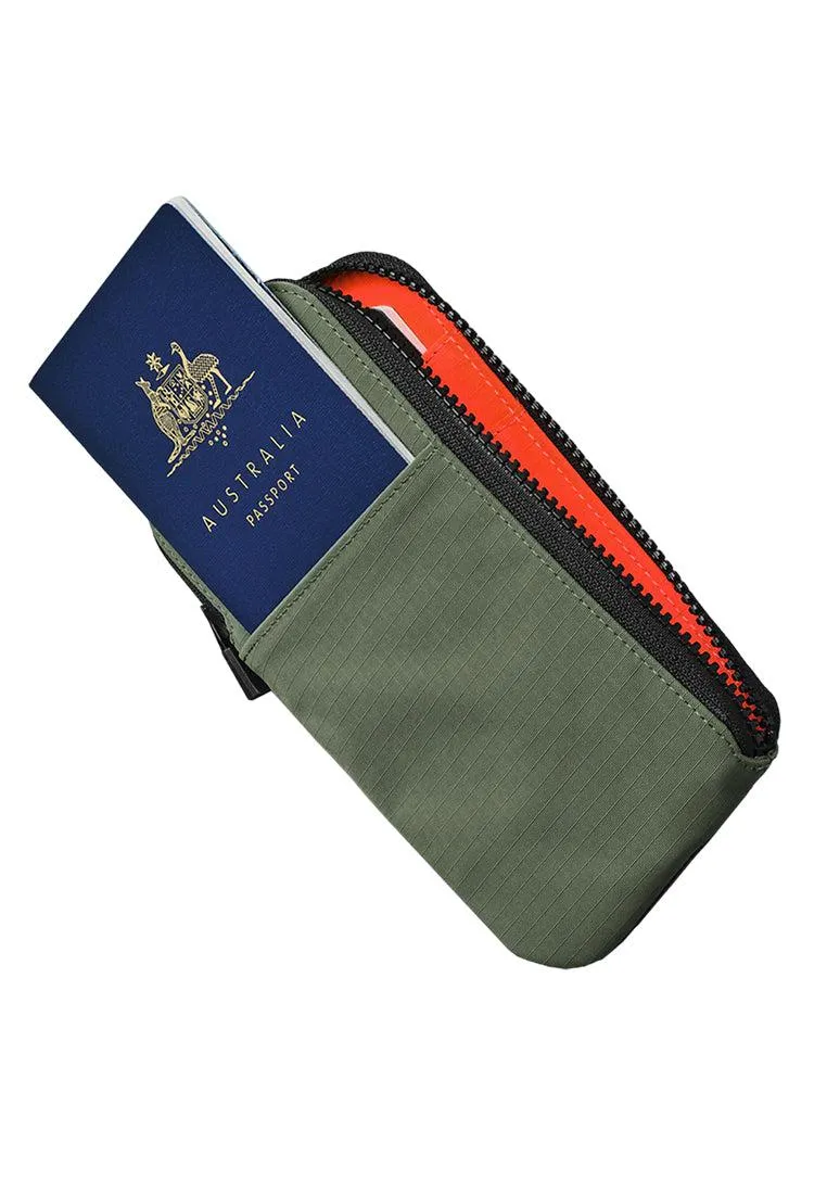 Alpaka Zip Travel Wallet