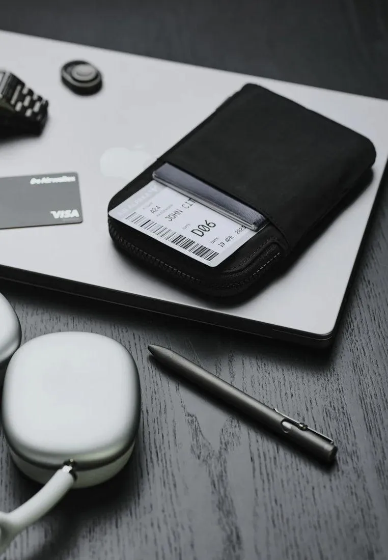 Alpaka Zip Travel Wallet