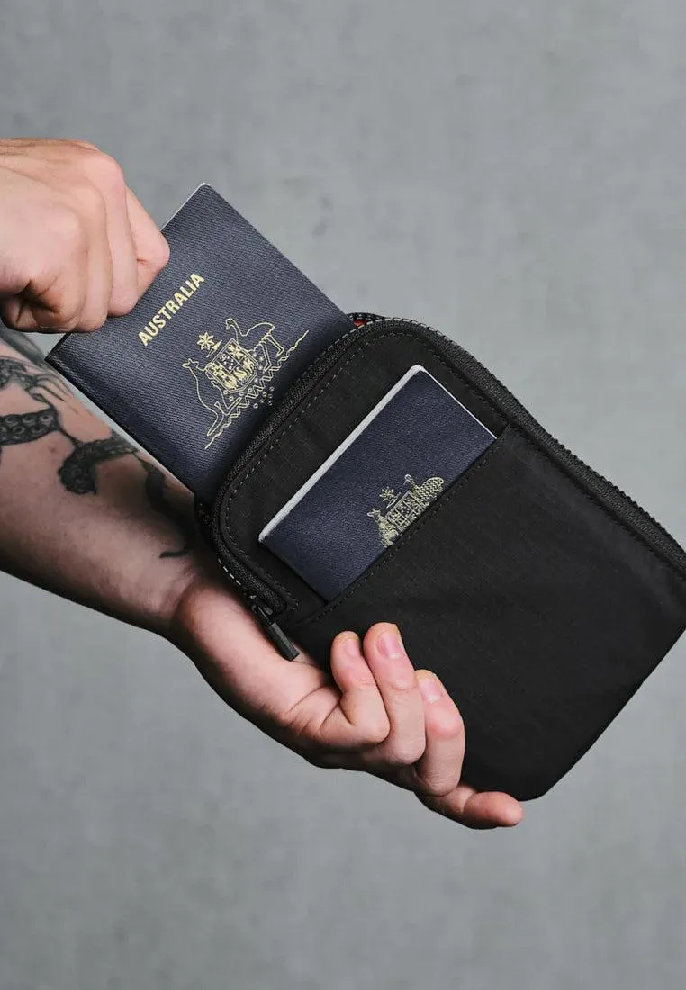 Alpaka Zip Travel Wallet