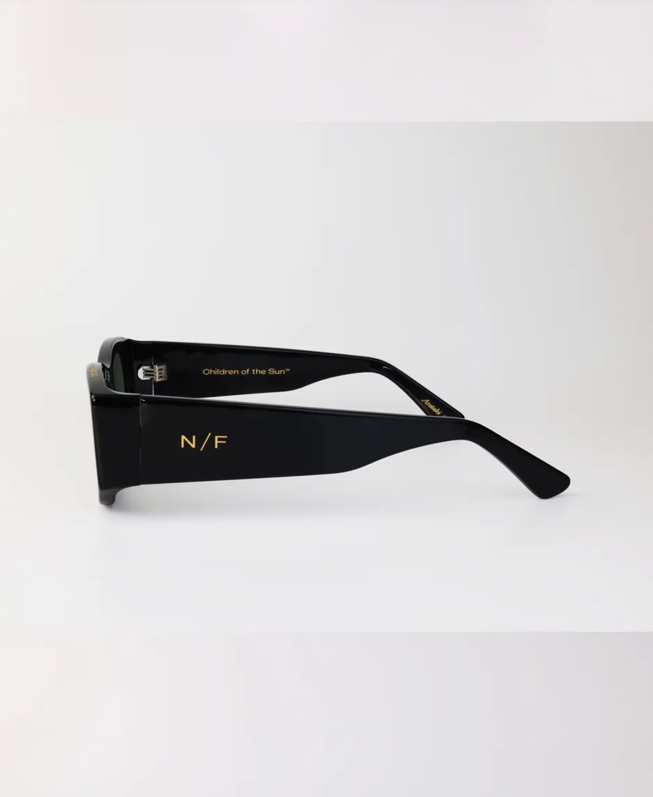 Arataki Polished Black