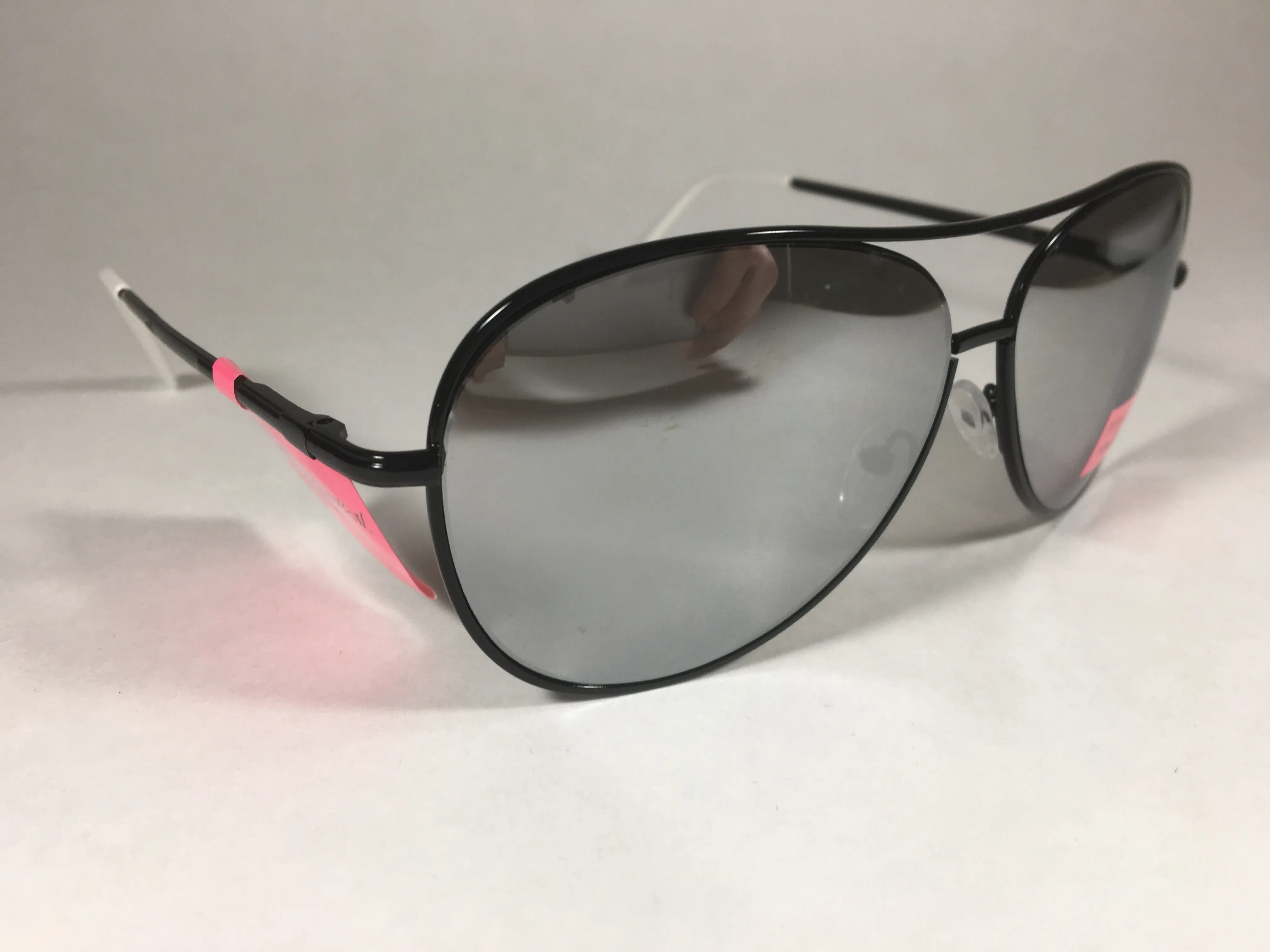 Betsey Johnson BJ462122 Aviator Sunglasses Black Metal Silver Mirror Lens White Feet