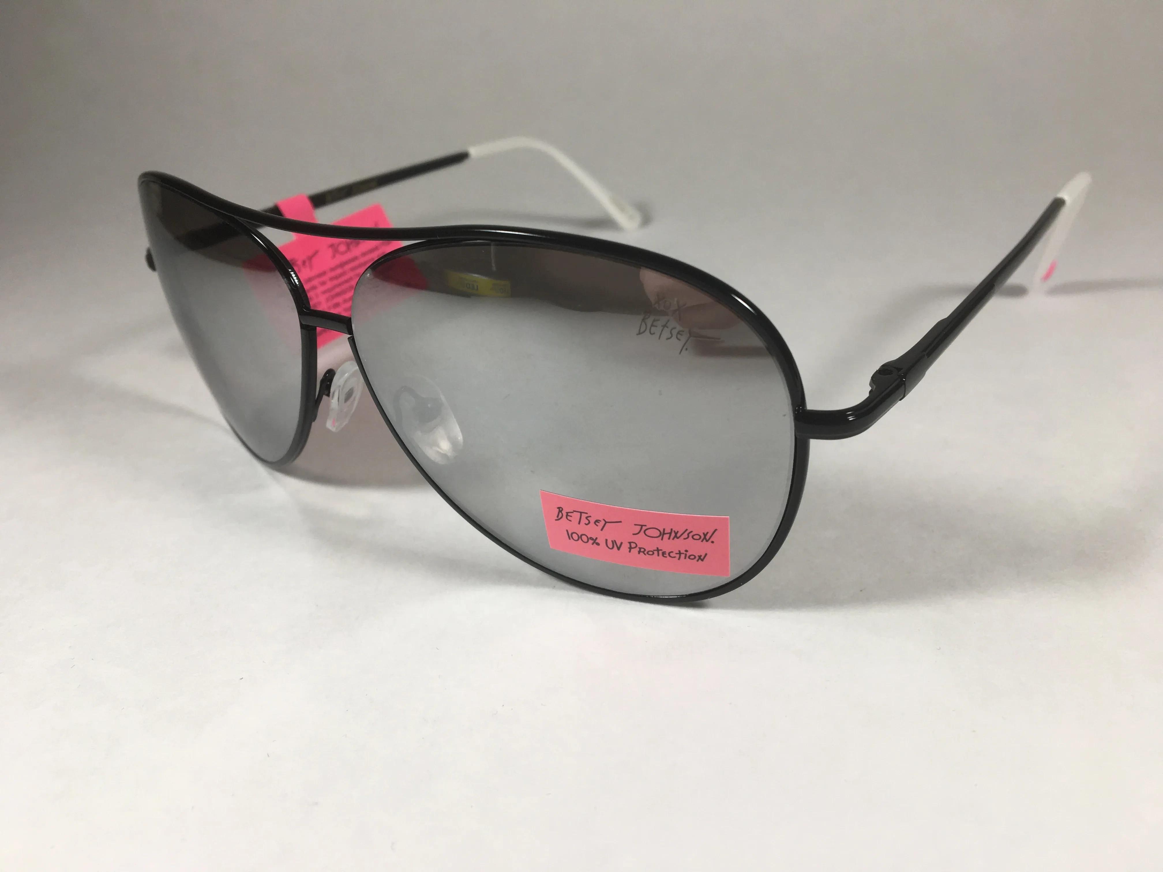 Betsey Johnson BJ462122 Aviator Sunglasses Black Metal Silver Mirror Lens White Feet