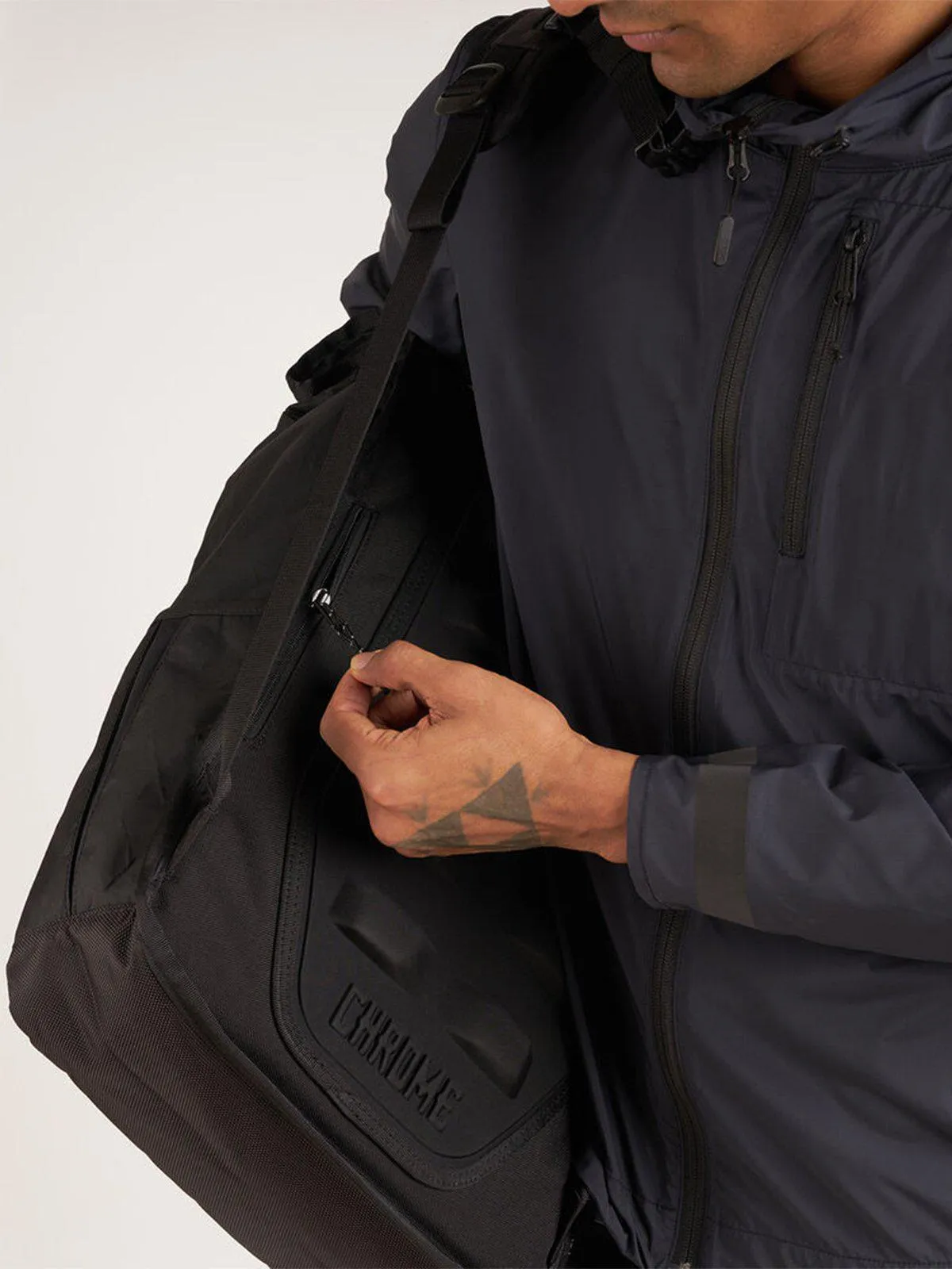 Chrome Industries BLCKCHRM 22X Bravo 3.0