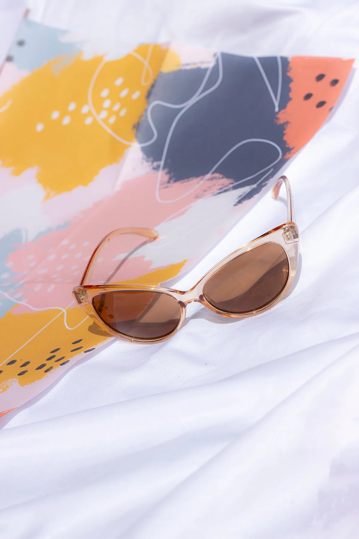 Curved Classic Cat Eye Sunglasses