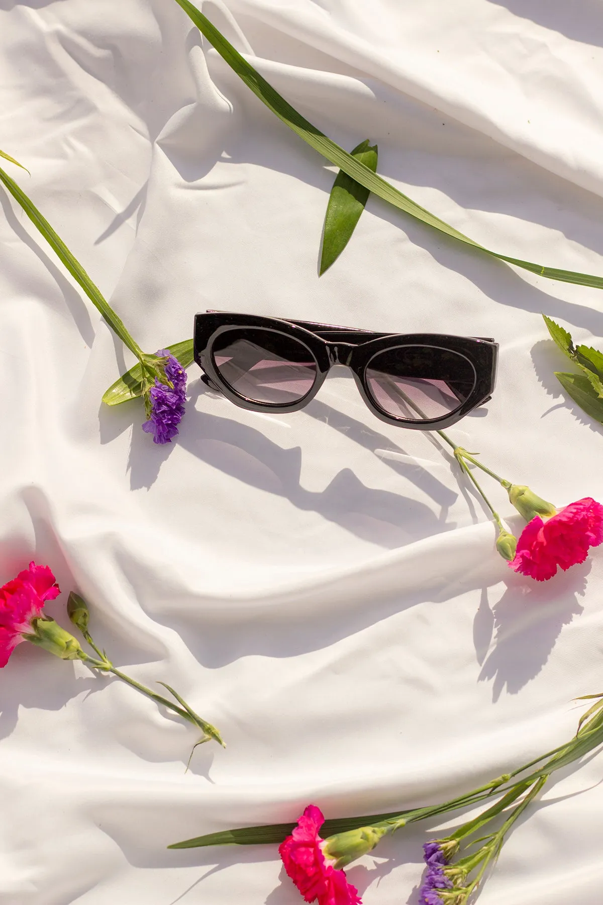 Diagonal Cut Cat Eye Oval Sunglasses