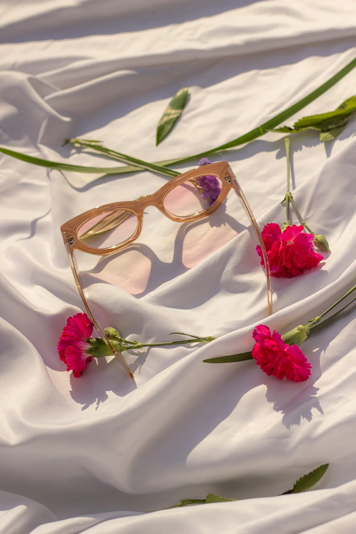 Diagonal Cut Cat Eye Oval Sunglasses