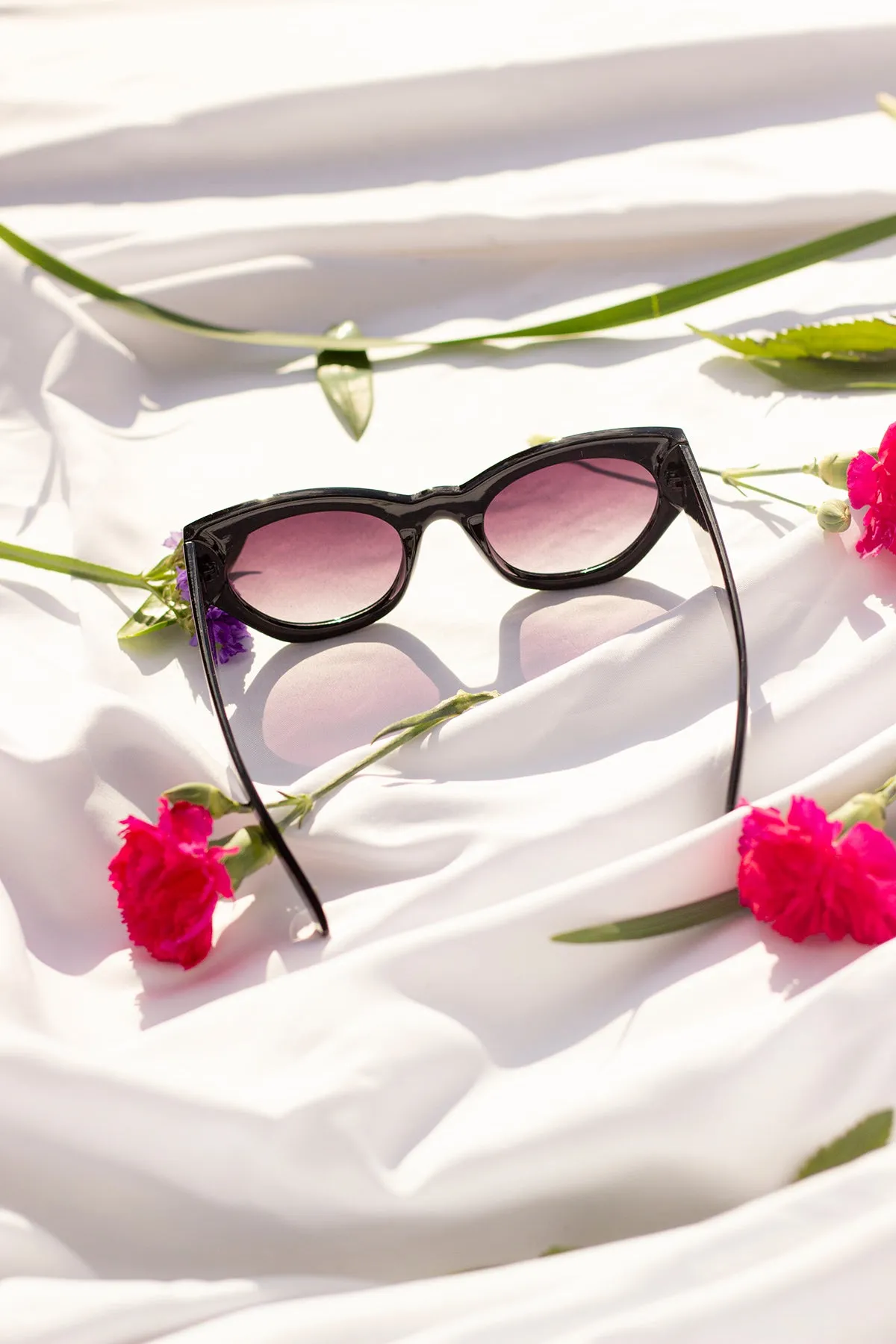 Diagonal Cut Cat Eye Oval Sunglasses