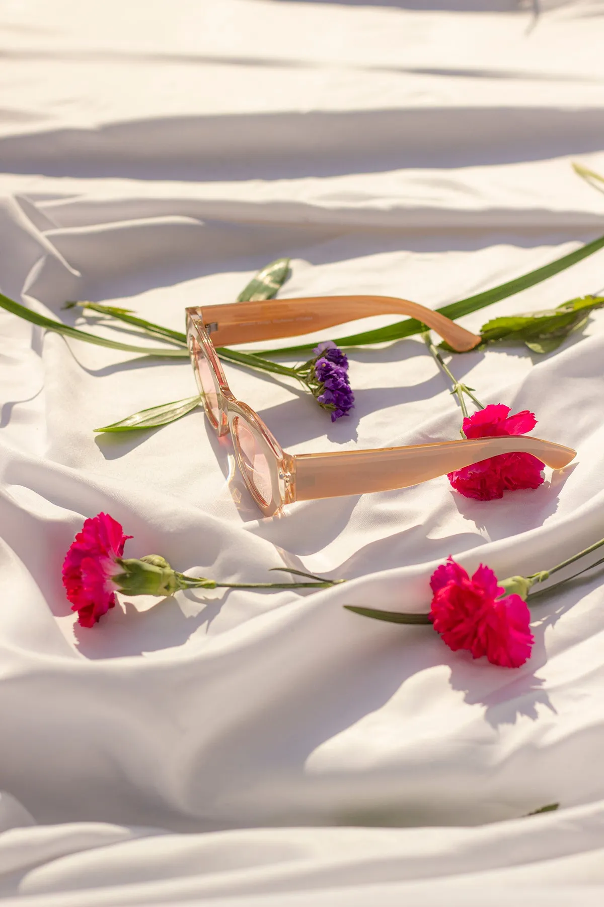 Diagonal Cut Cat Eye Oval Sunglasses