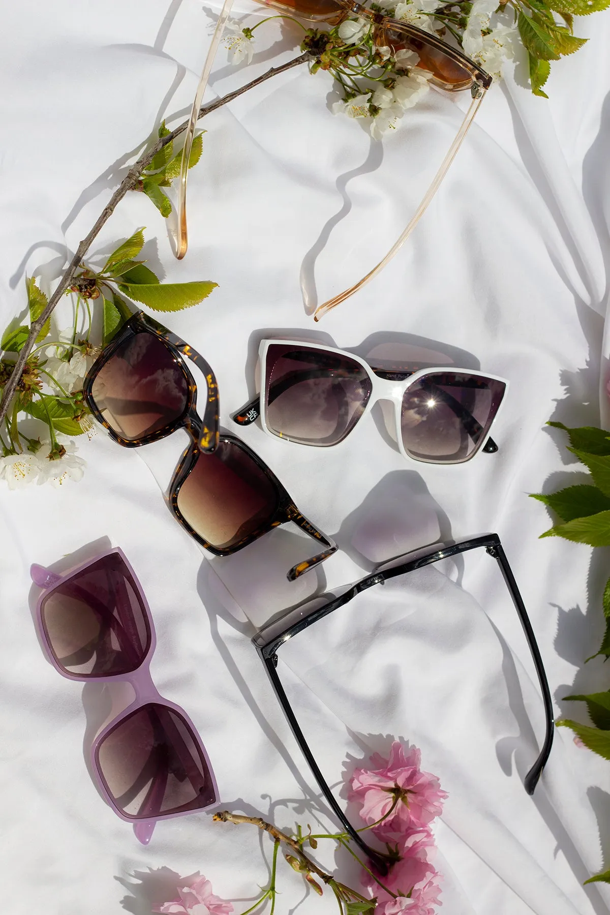Full Lens Cat Eye Point Sunglasses