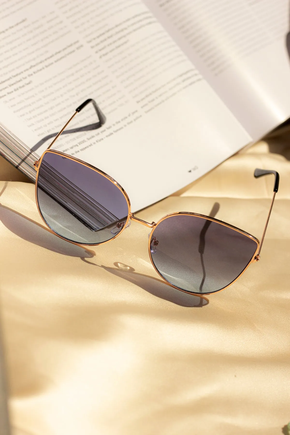 Gradient Tint Butterfly Wire Frame Cat Eye Sunglasses