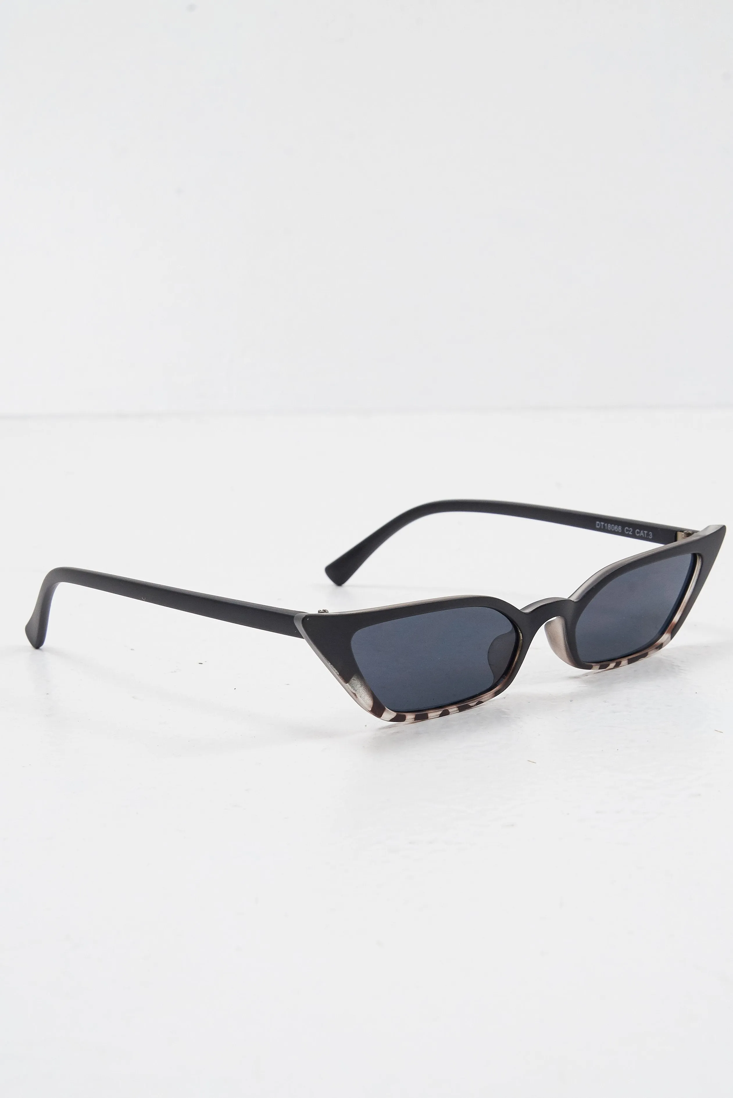 Matte Black Slim Pointed Cat Eye Sunglasses - Shelsy