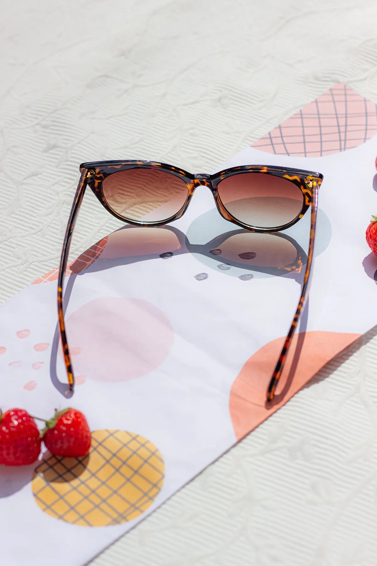 Oval Cat Eye Top Frame Sunglasses