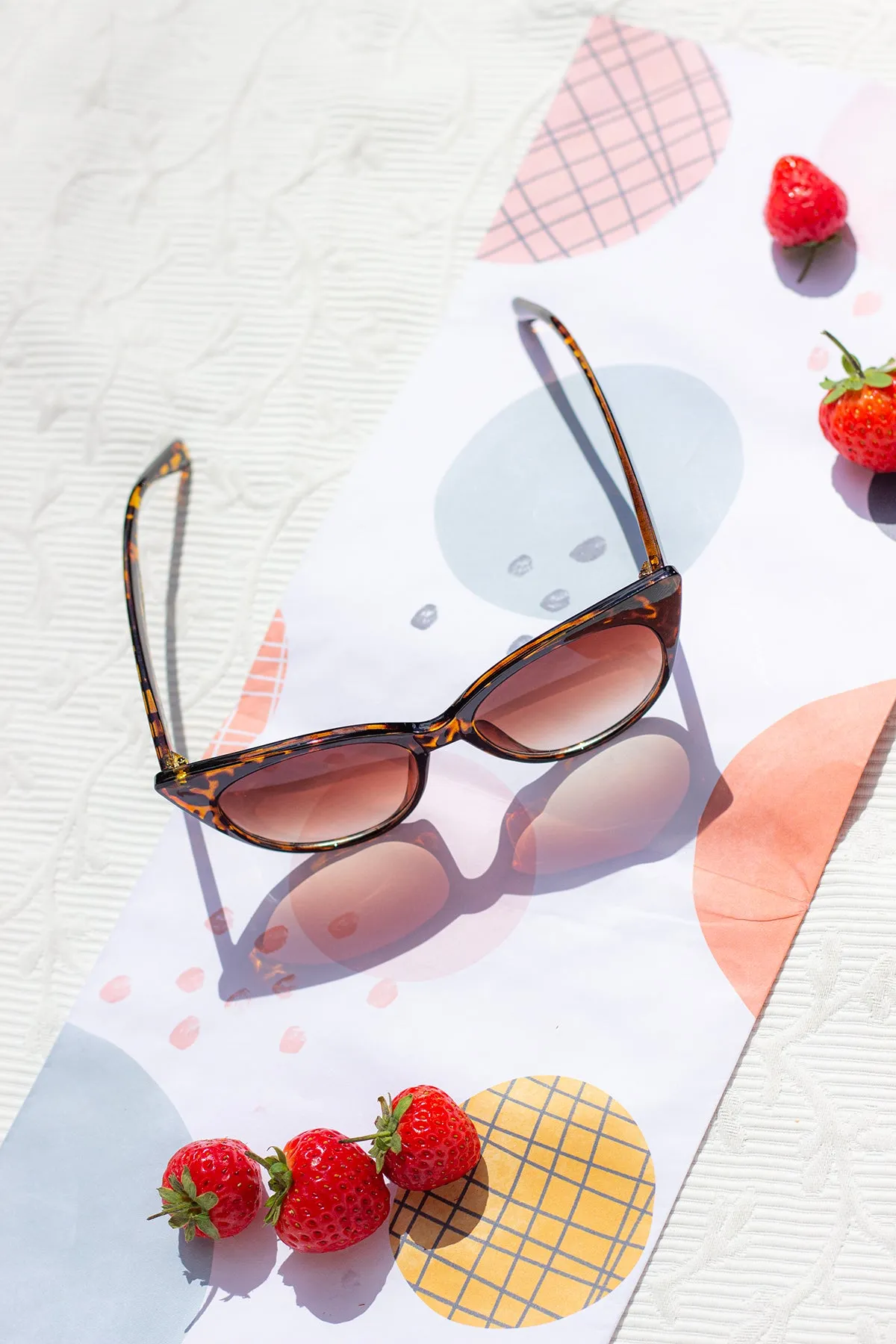 Oval Cat Eye Top Frame Sunglasses