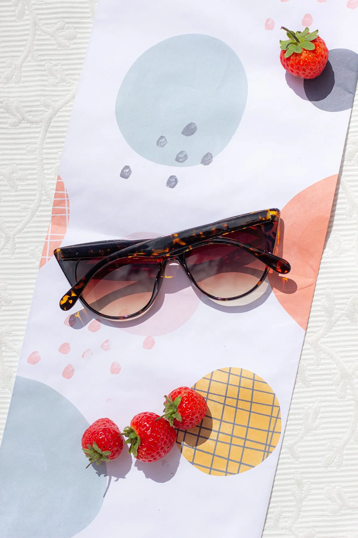 Oval Cat Eye Top Frame Sunglasses