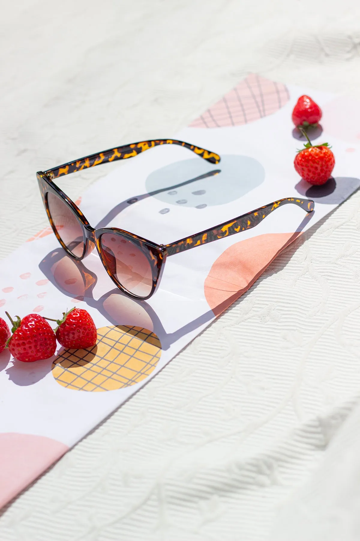 Oval Cat Eye Top Frame Sunglasses