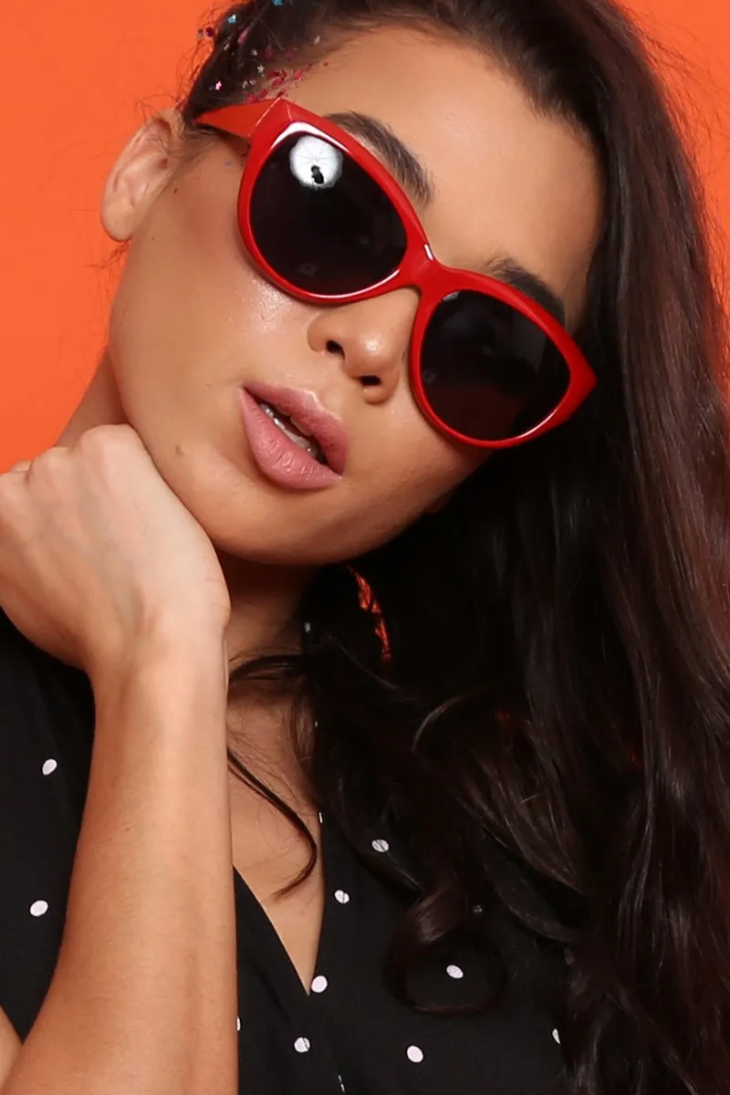 Red Slight Cat Eye Rounded Frame Sunglasses - Kina