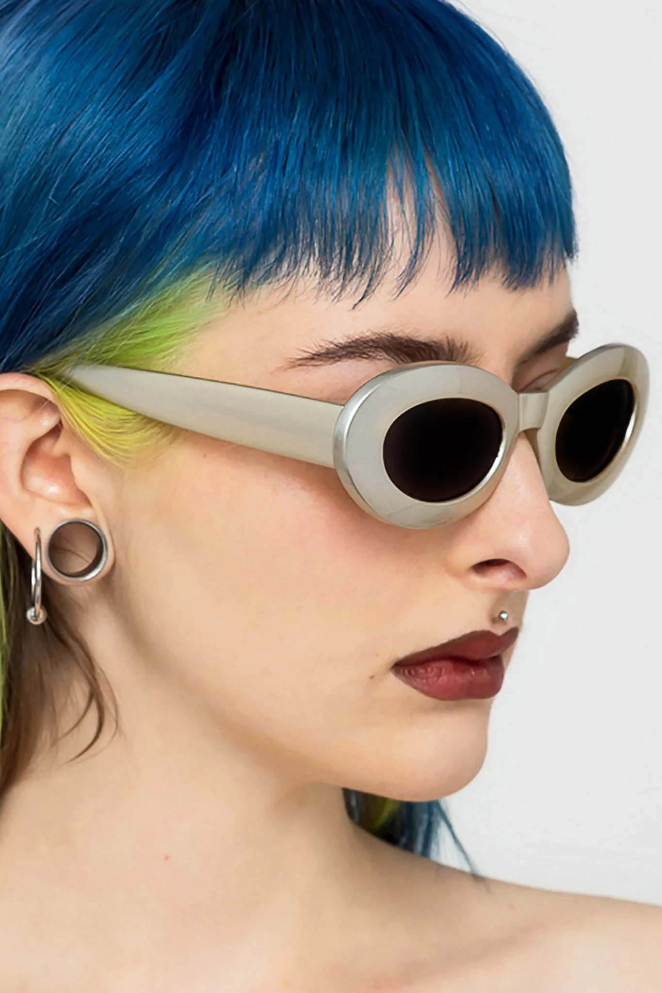 Space Babe Oval Sunglasses