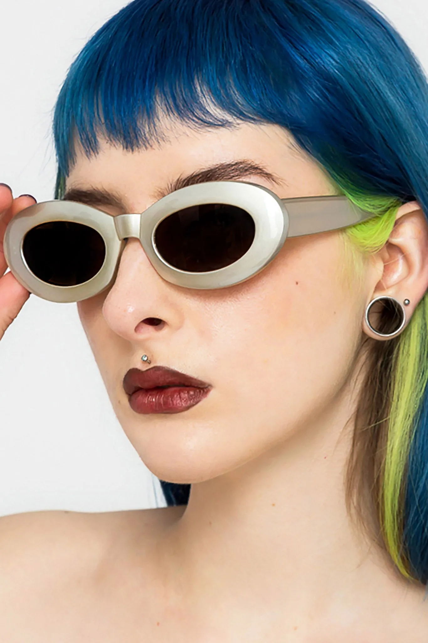 Space Babe Oval Sunglasses