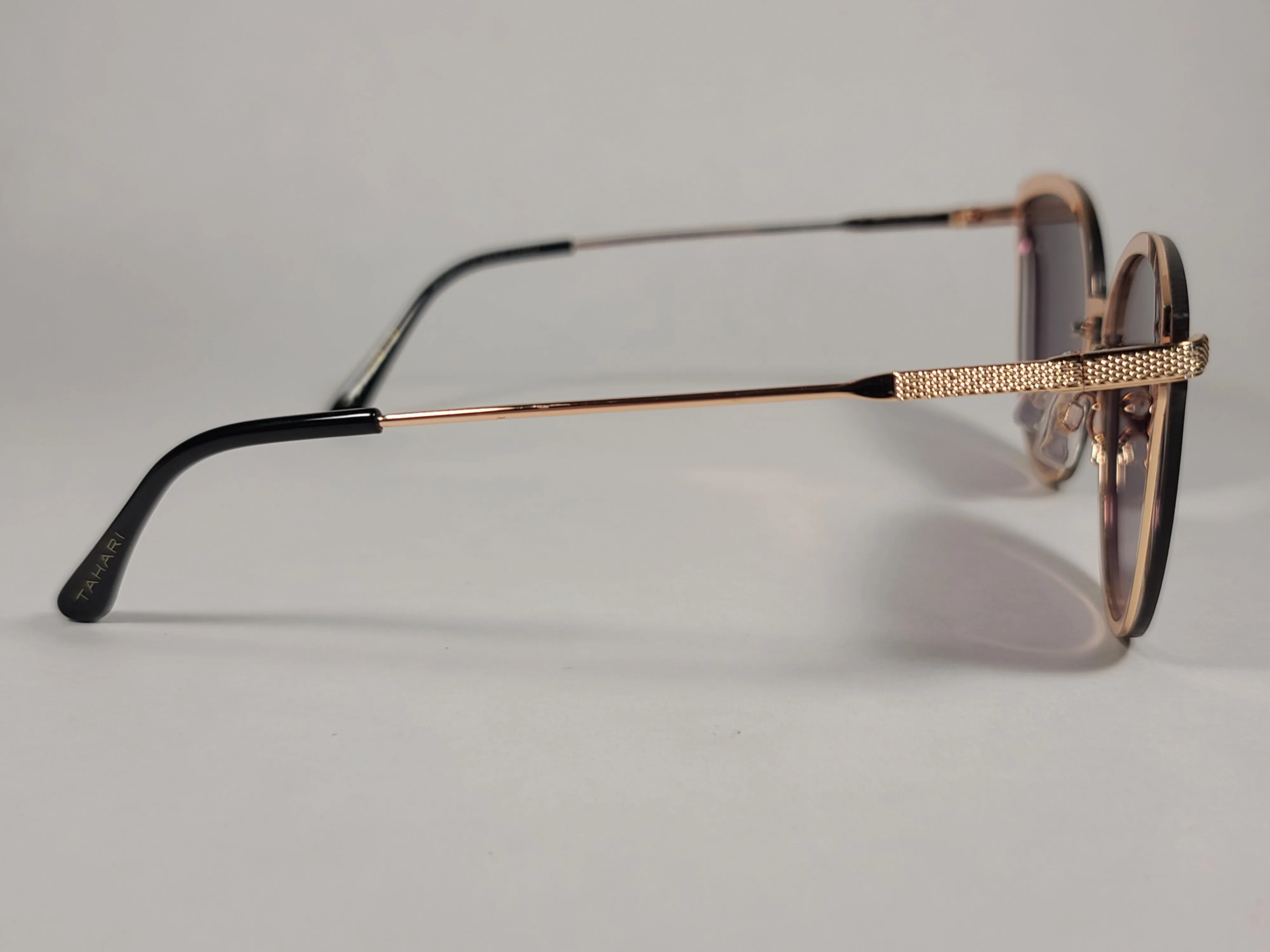 Tahari Rimless Cat Eye Sunglasses Black Gold Frame Gray Gradient Lens TH725 GLDOX