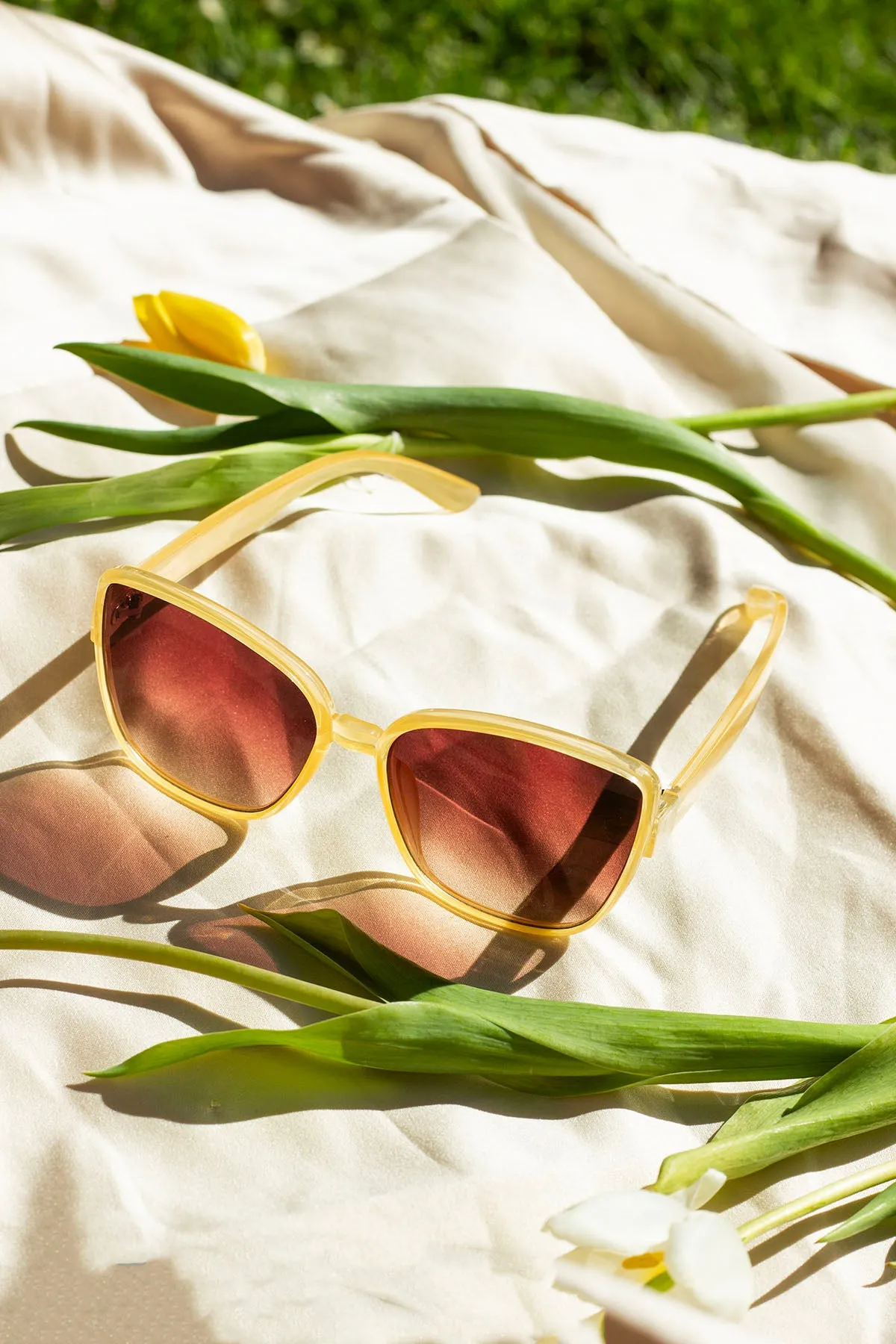 Thin Frame Butterfly Cat Eye Sunglasses