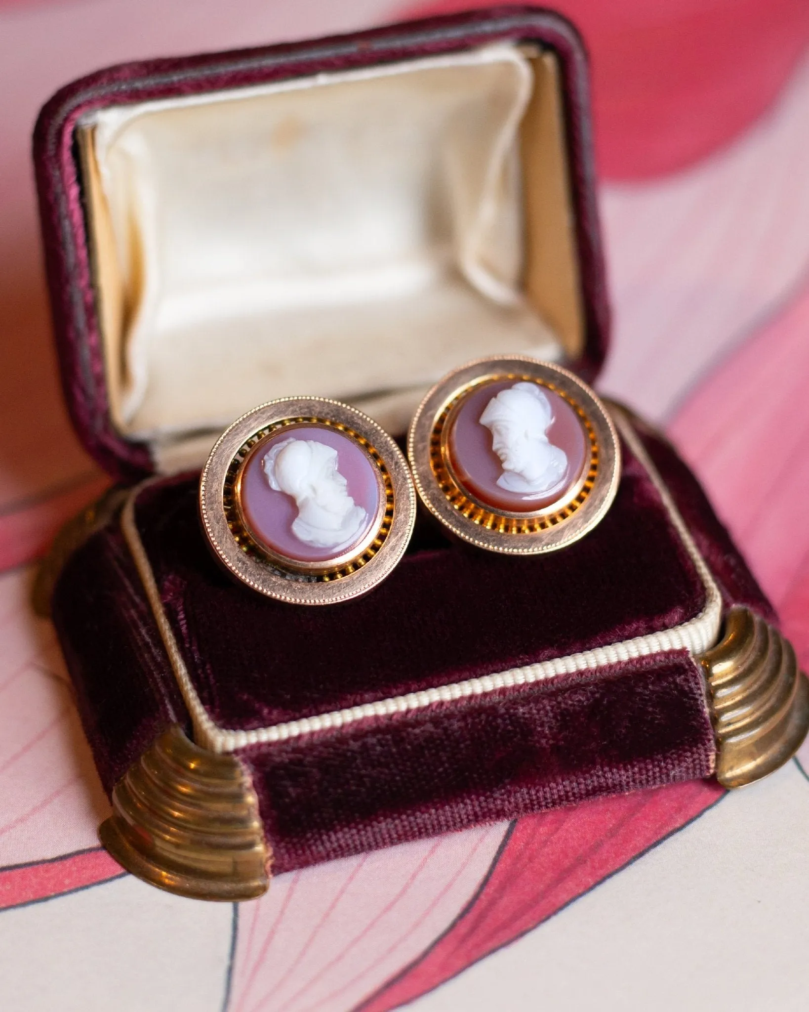 Victorian 14k Yellow Gold Cameo Hardstone Cufflinks