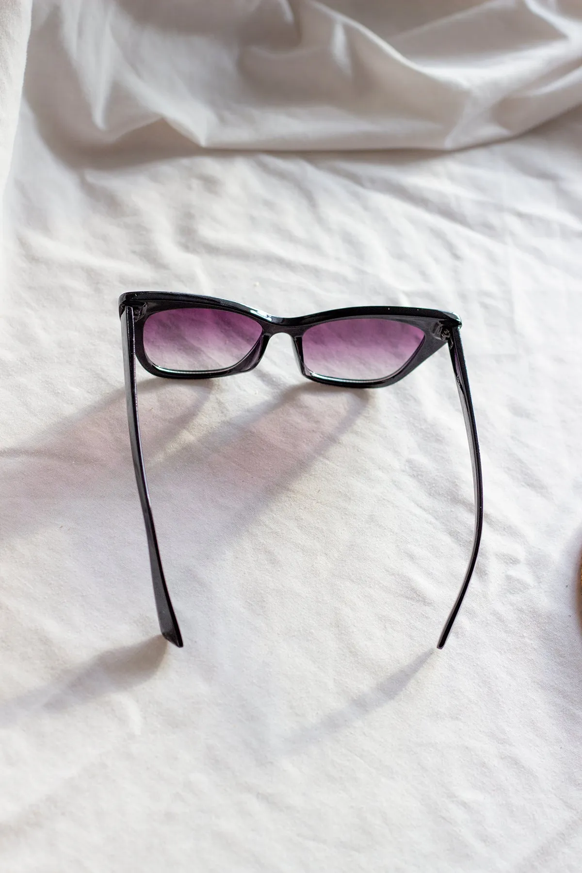 Wide Classic Cat Eye Sunglasses